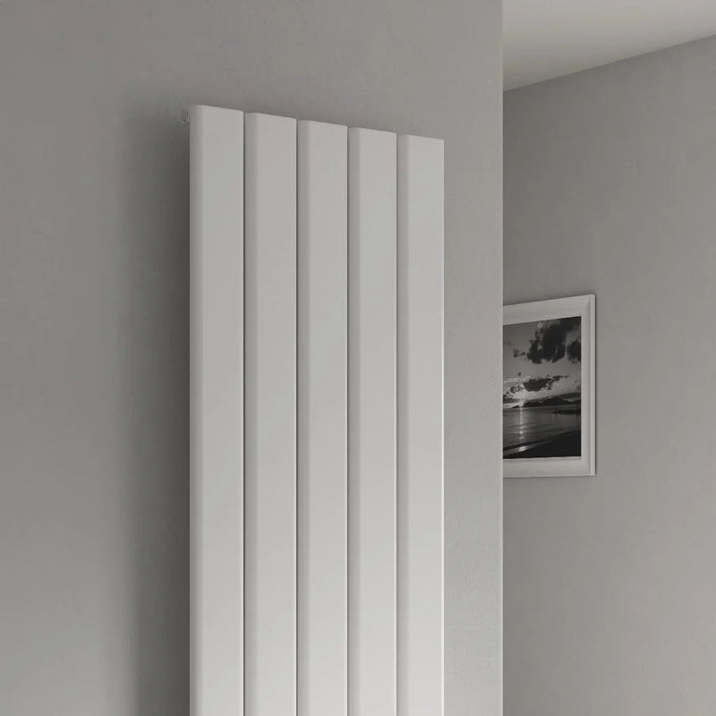Reina Caldaro Vertical White — closeup